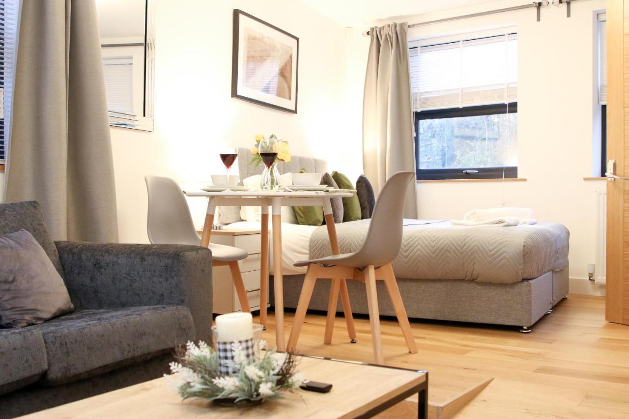 Lovely Studio Apartment With Access For Wheel-Chairs In Sydenham London Exterior photo
